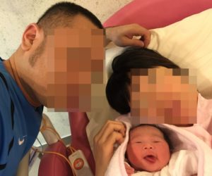 俺の子育て・妻と娘と記念写真