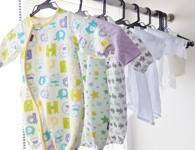 赤ちゃんのロンパース1