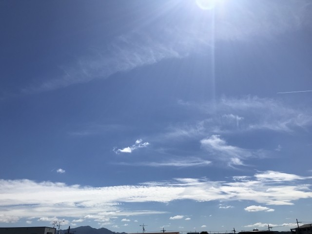 冬の晴れ空