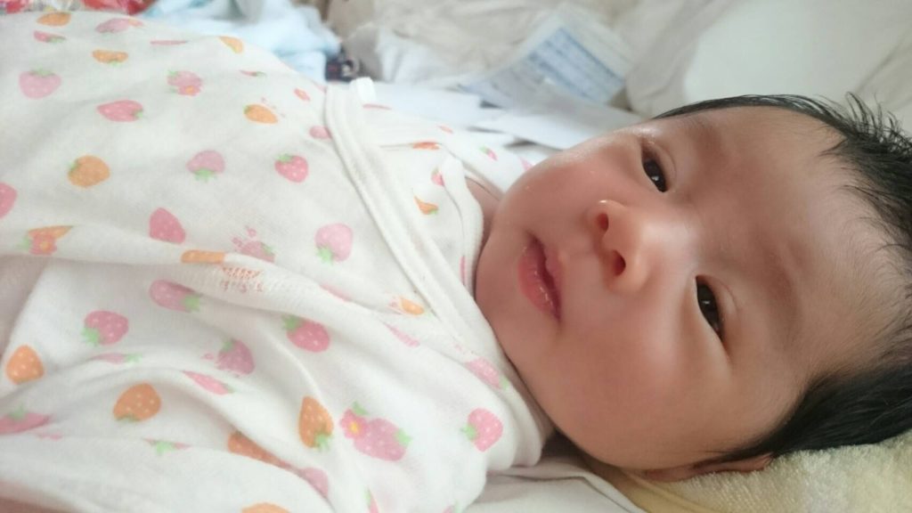 おむつ交換したあとの娘