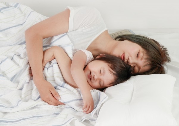 親子で寝る