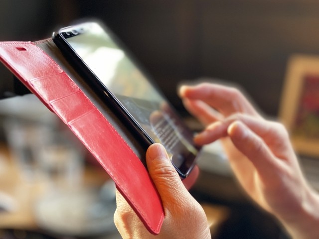 電話でパンク修理の相談