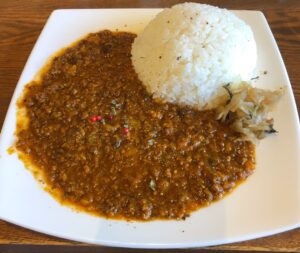 テンテンカフェのキーマカレー大仏