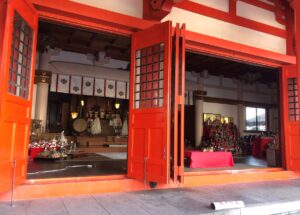 淡島神社の本殿内にある人形