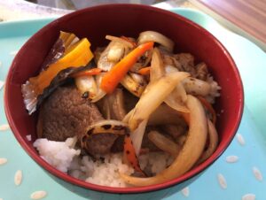 奥水間アスレチックスポーツのモーモー丼